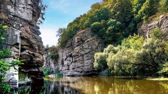УНИКАЛЬНЫЕ ВОДОПАДЫ УКРАИНЫ: НЕИЗВЕДАННЫЕ СОКРОВИЩА