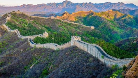 Великая Китайская стена: история, маршруты и советы для туристов