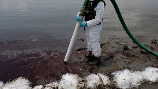 Как устроено современное оборудование для очищения воды от нефти и нефтепродуктов